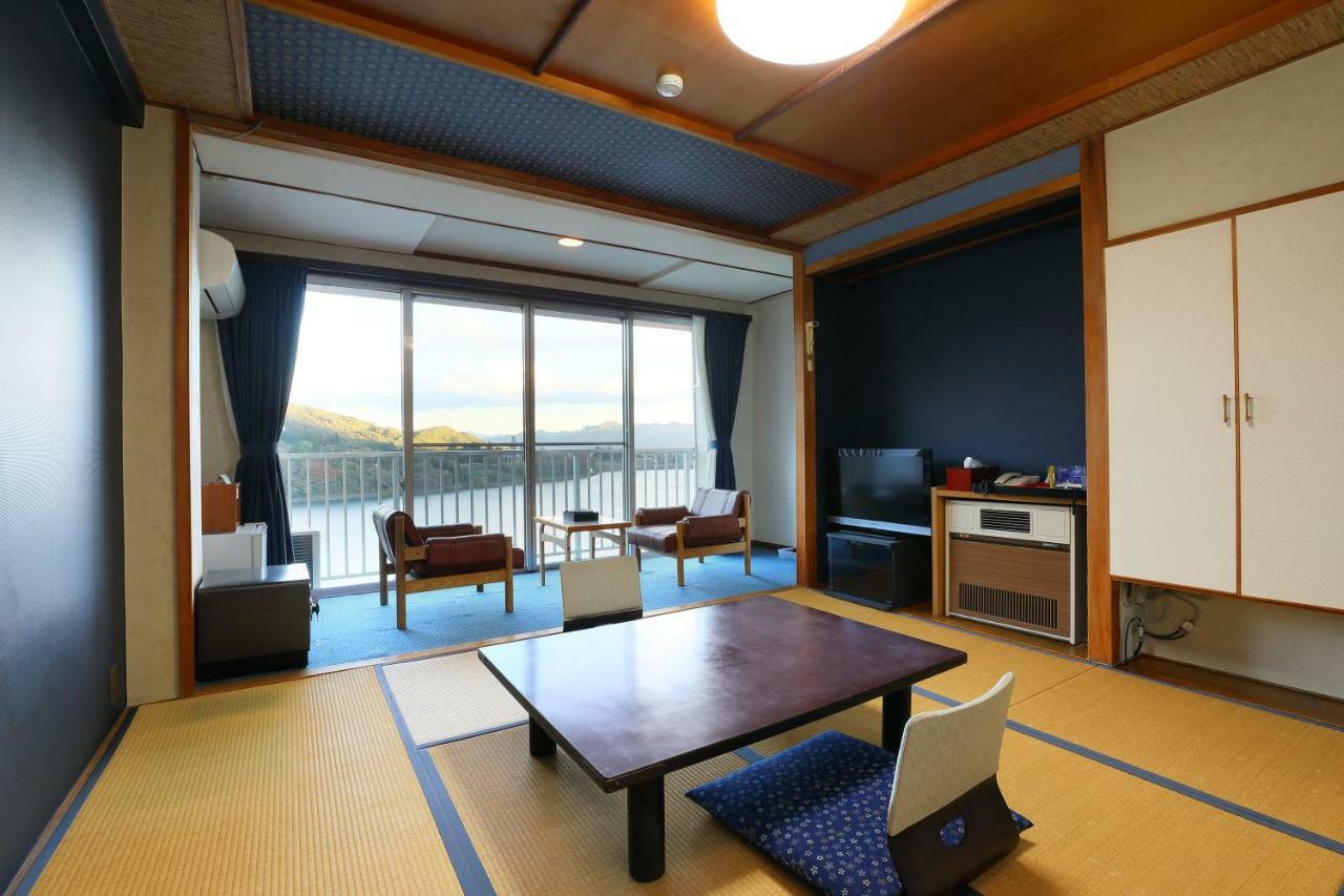 ホテル 湖城閣 片品村 エクステリア 写真